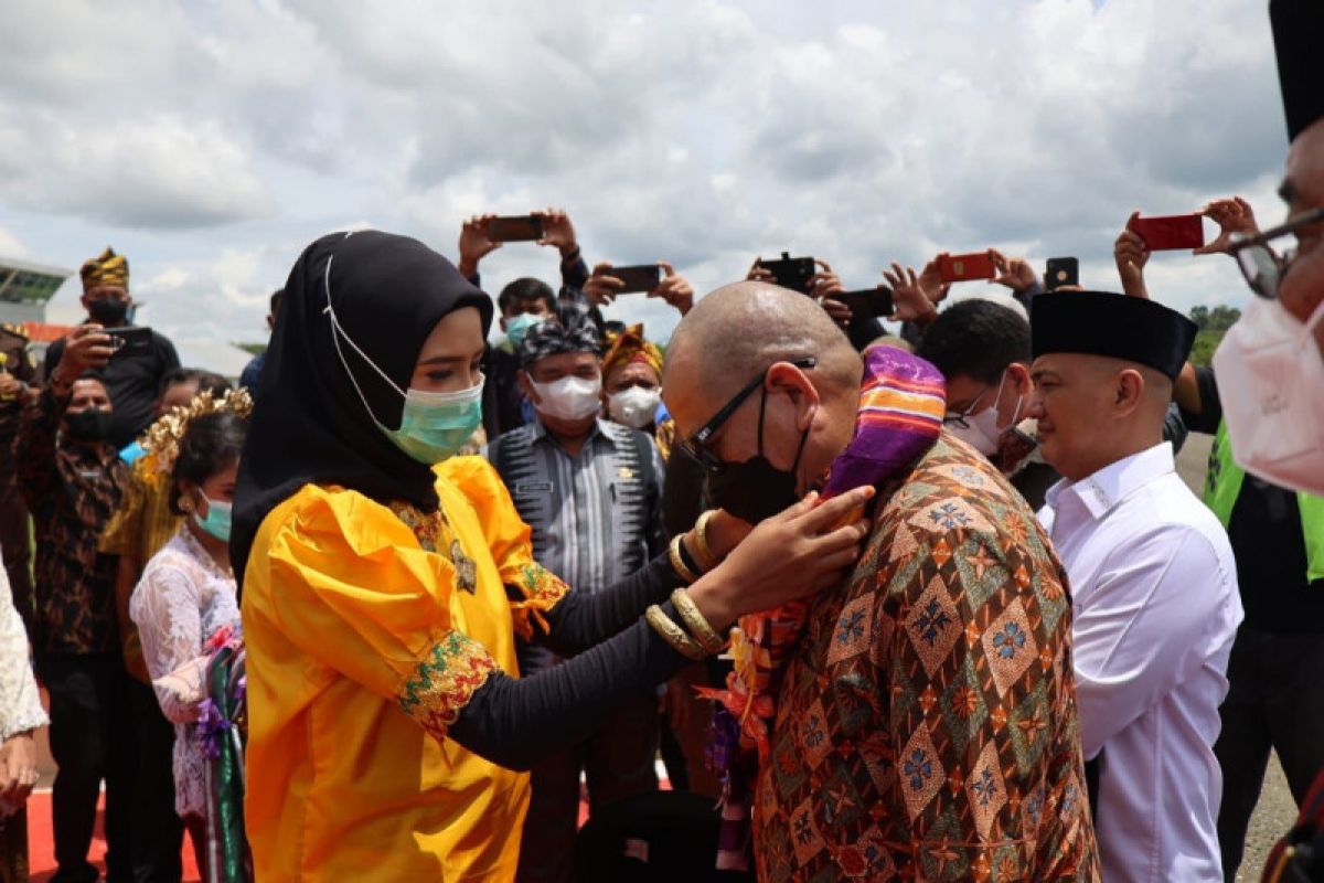 Tiba di Muna Barat, LaNyalla singgung RUU Daerah Kepulauan hingga calon perseorangan