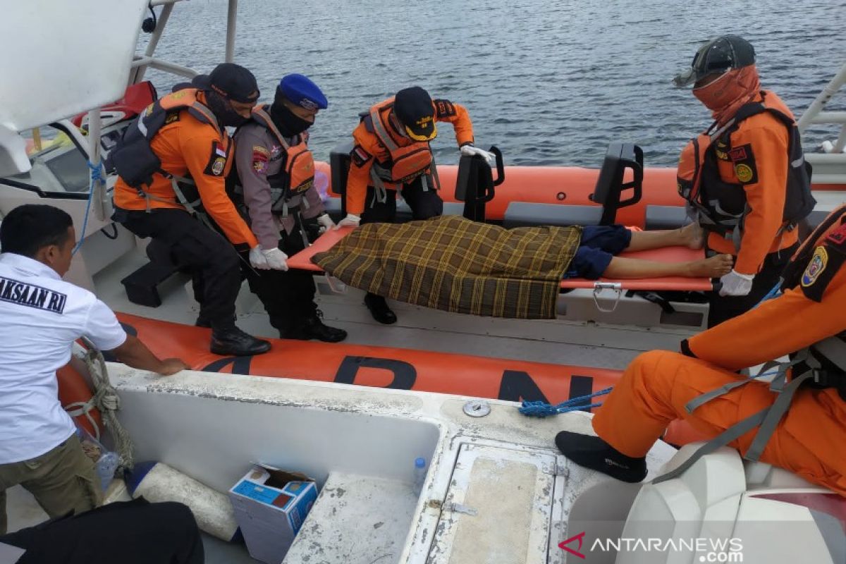 Kapal cepat Kejari Wakatobi mogok di perairan Pulau Kaledupa Wakatobi