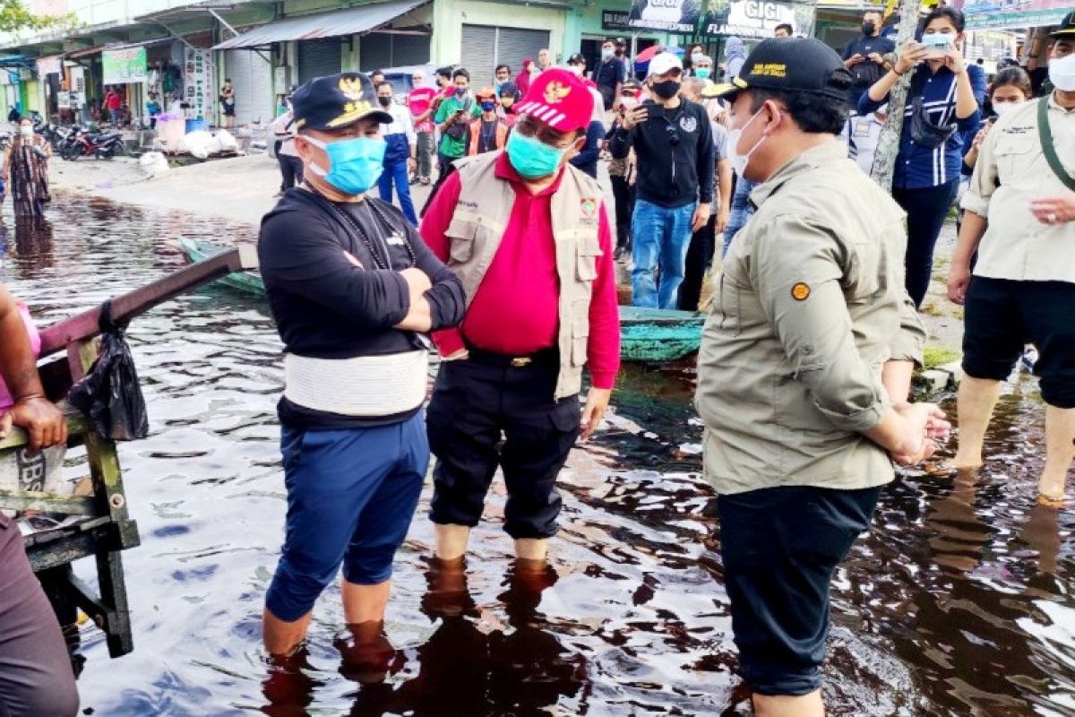 Pejabat hingga tekon Pemprov Kalteng turun lapangan bantu warga terdampak banjir