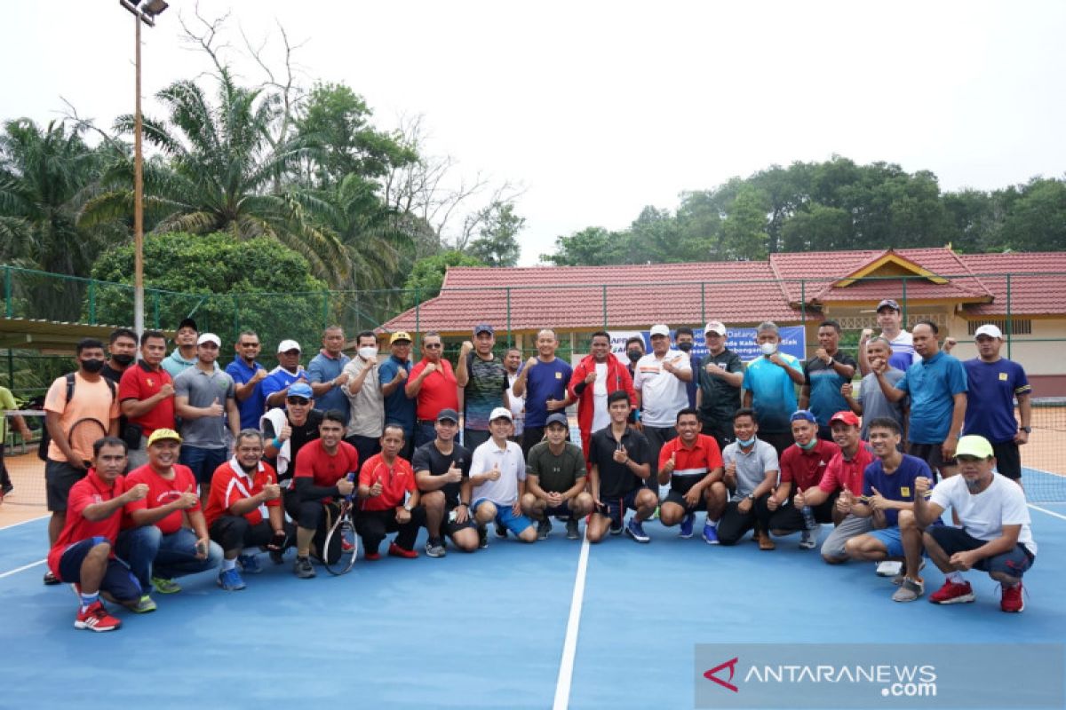 Fasilitasi tanding tenis, Bupati Siak apresiasi RAPP