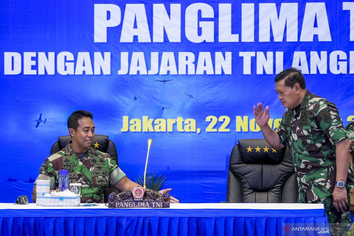 Panglima TNI awali kunjungan kerja ke Mabes TNI AL dan TNI AU di Cilangkap