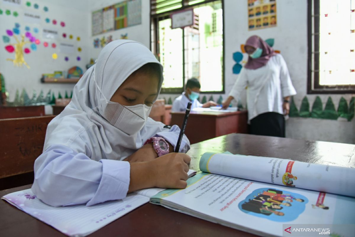 Kemendikbudristek dorong percepatan penyelenggaraan PTM penuh