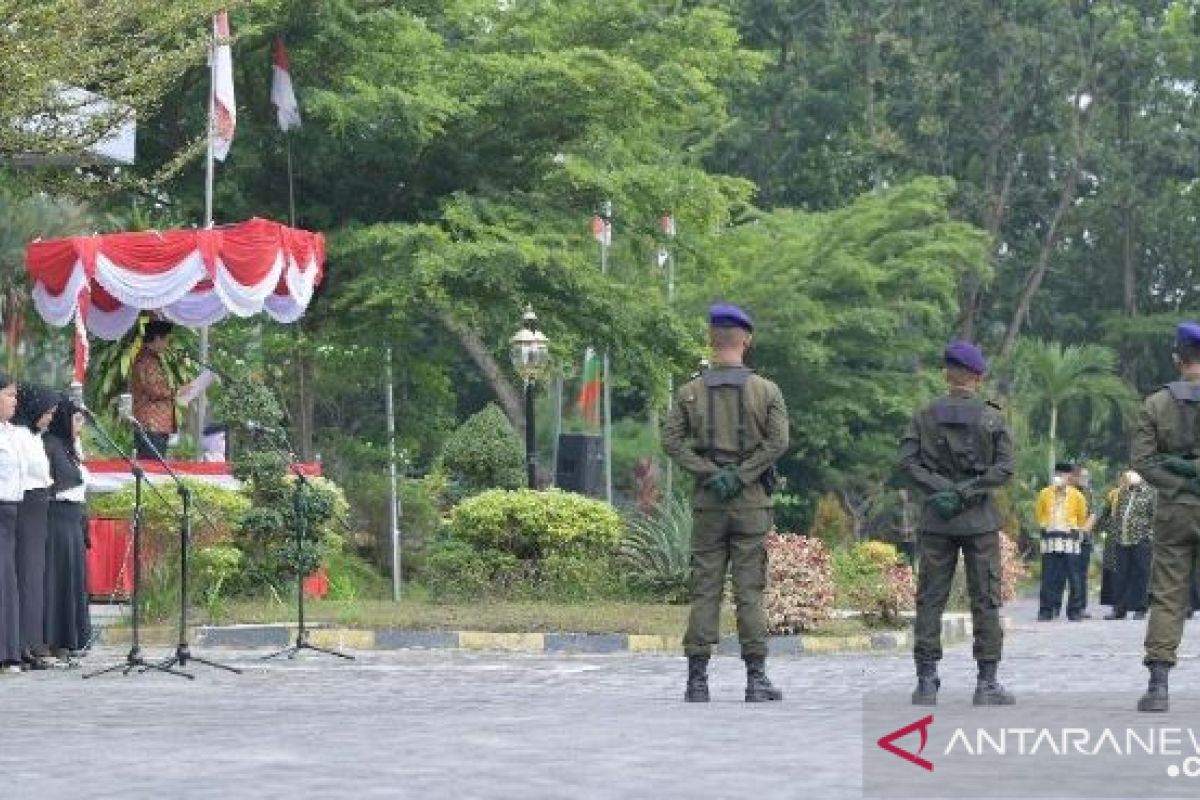 Maknai HUT Guru, mahasiswa UNRI entaskan warga buta aksara di daerah terpencil