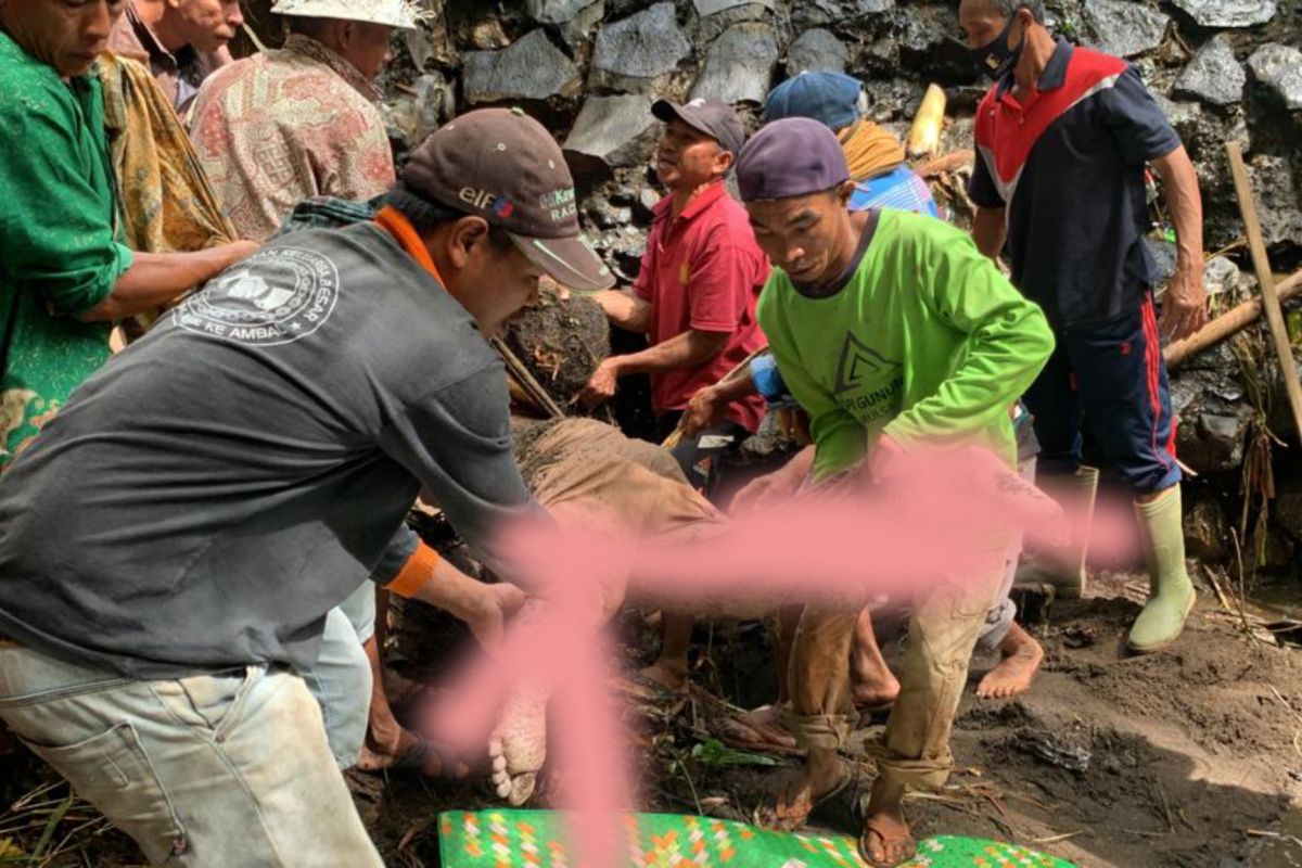 Warga Desa Jurit Lombok Timur digegerkan penemuan mayat di sungai