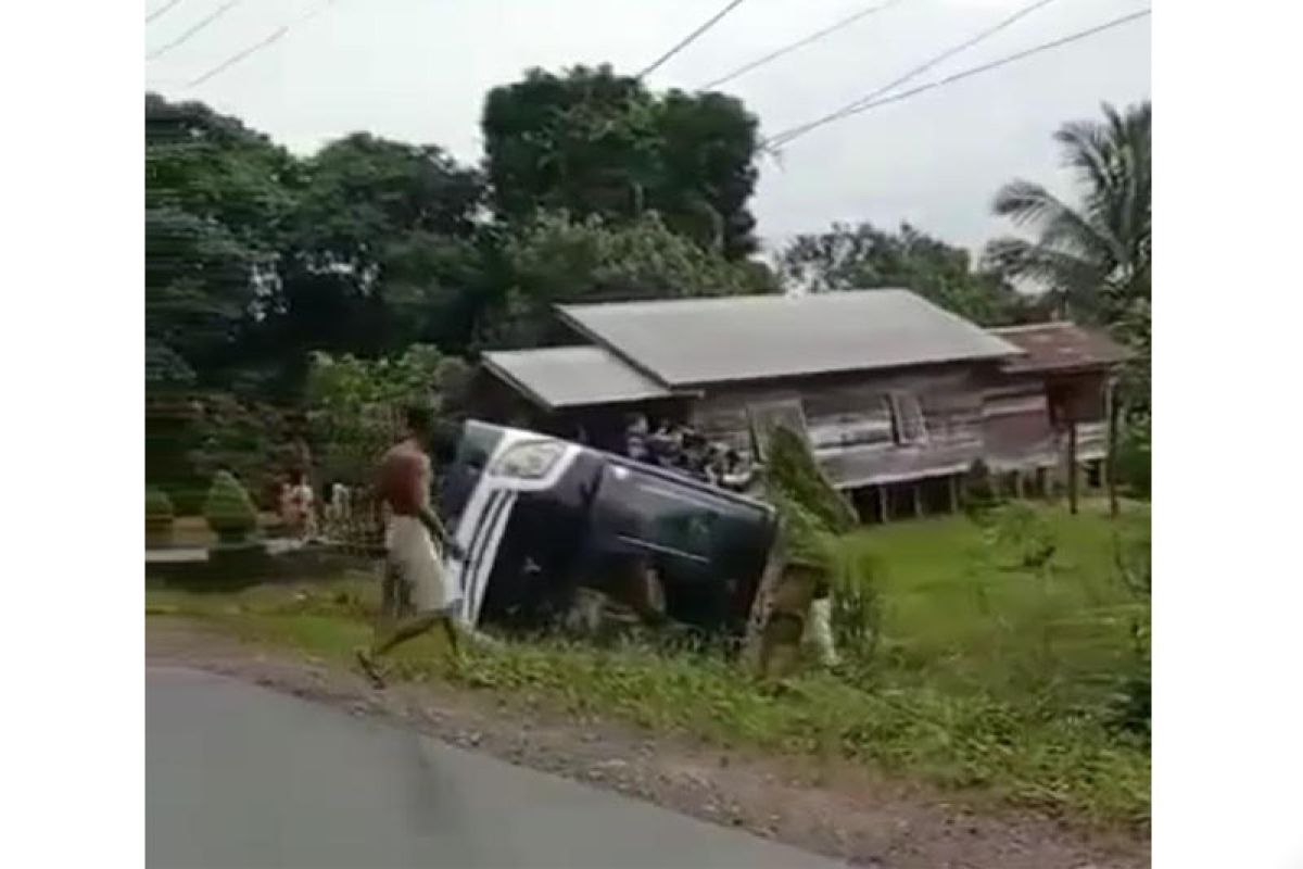 Polres Bartim selidiki tabrakan bus sekolah dan sepeda motor, satu tewas