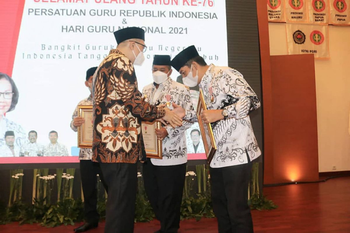 PGRI nilai Wako  Sawahlunto berkomitmen memperhatikan dan mendukung pendidikan