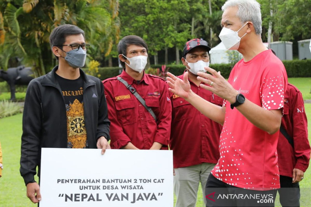 Ganjar bantu perindah Nepal Van Java dengan dua ton cat