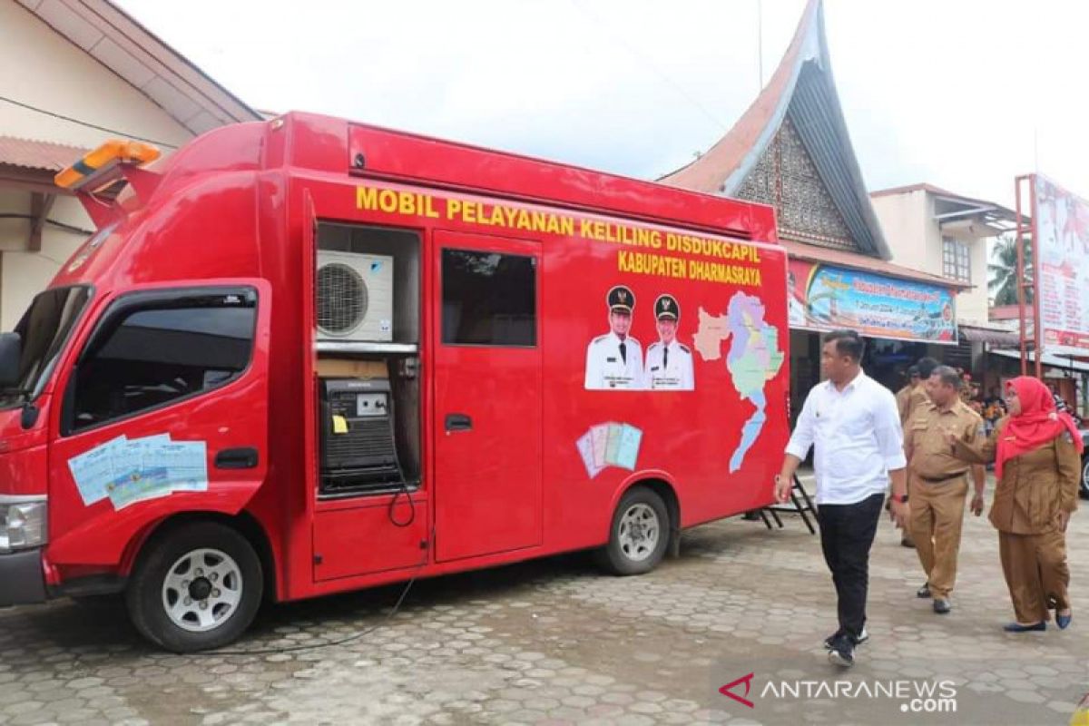 Bupati Dharmasraya sediakan mobil keliling layani adminduk warganya