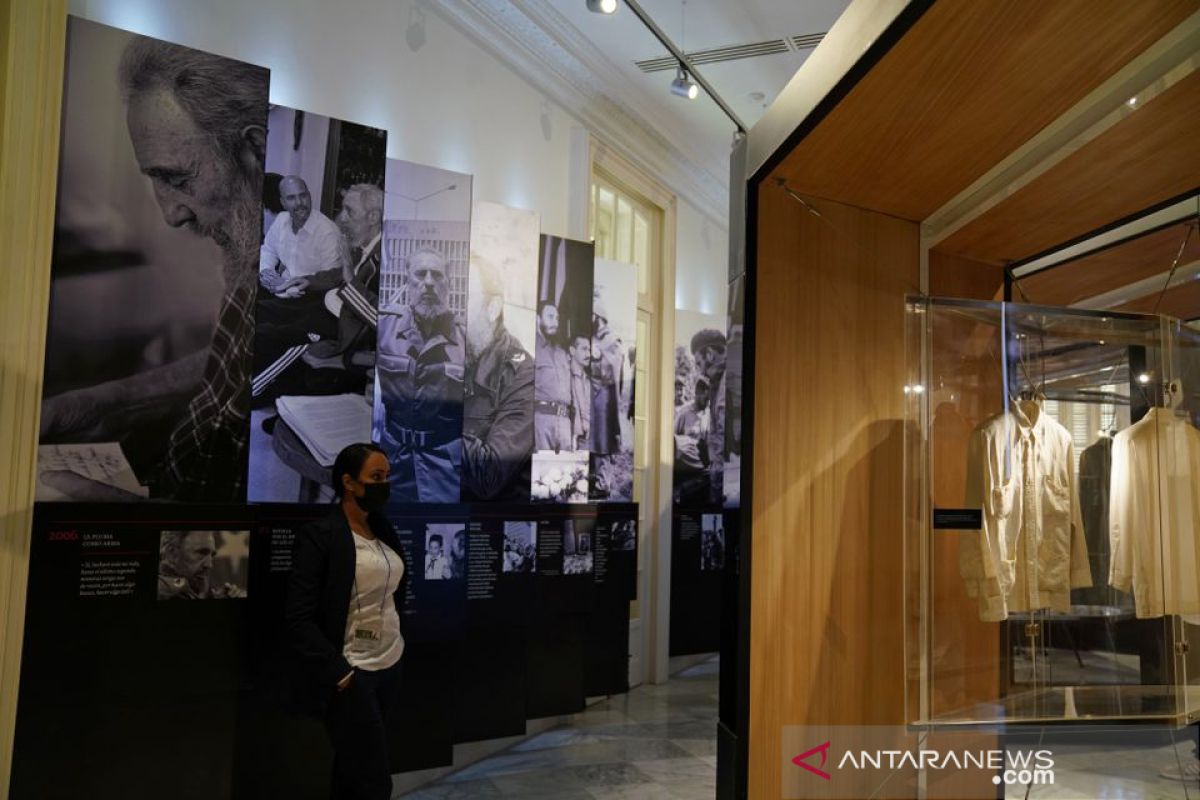 Barang-barang pribadi milik Fidel Castro dipamerkan di museum Kuba