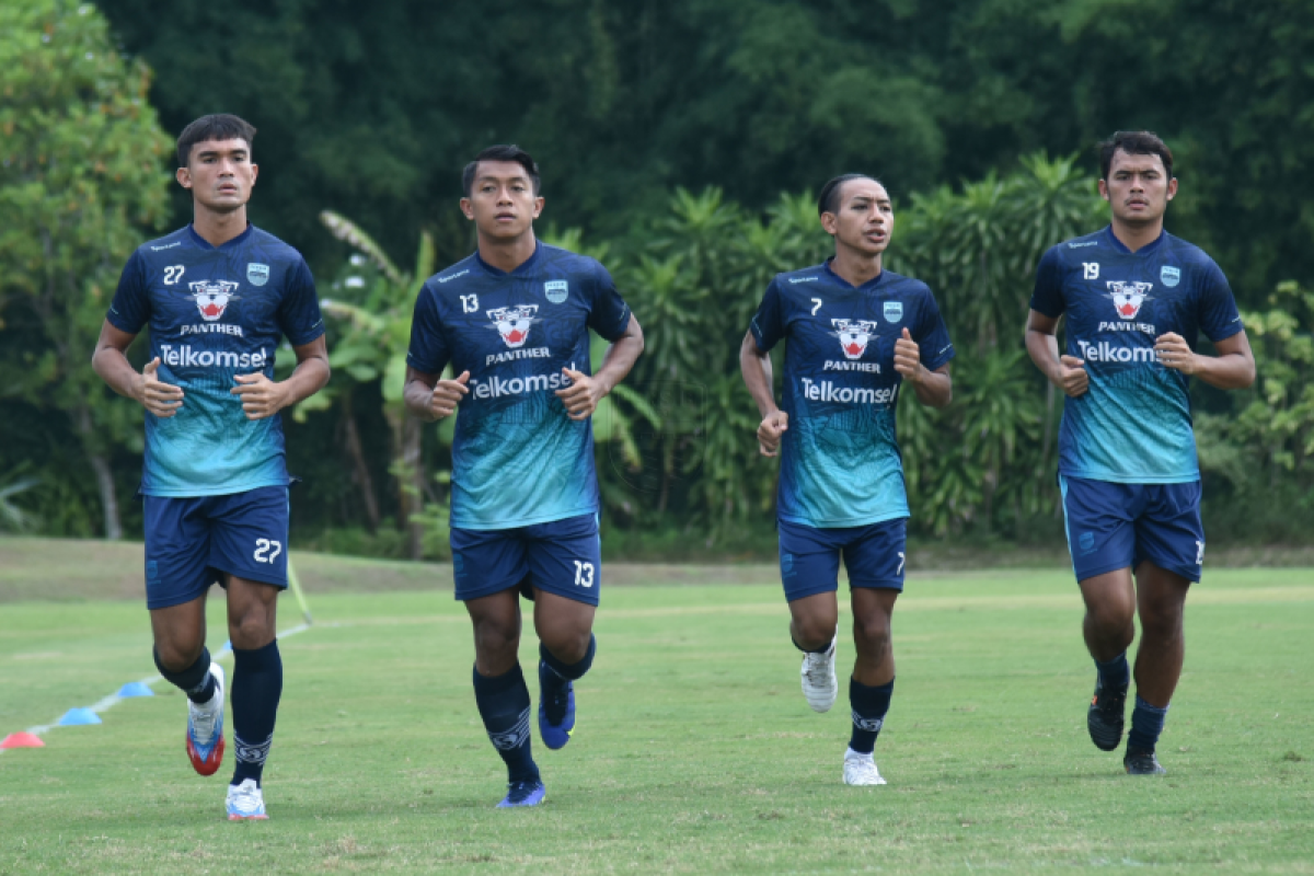 Persib matangkan persiapan hadapi  Madura United