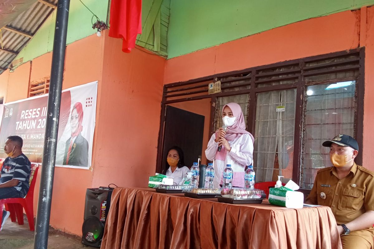 Legislator Rosalita Manday temui konstituen di tiga kelurahan