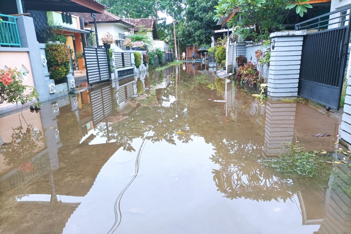 Sejumlah pemukiman di Lombok Barat masih terendam banjir