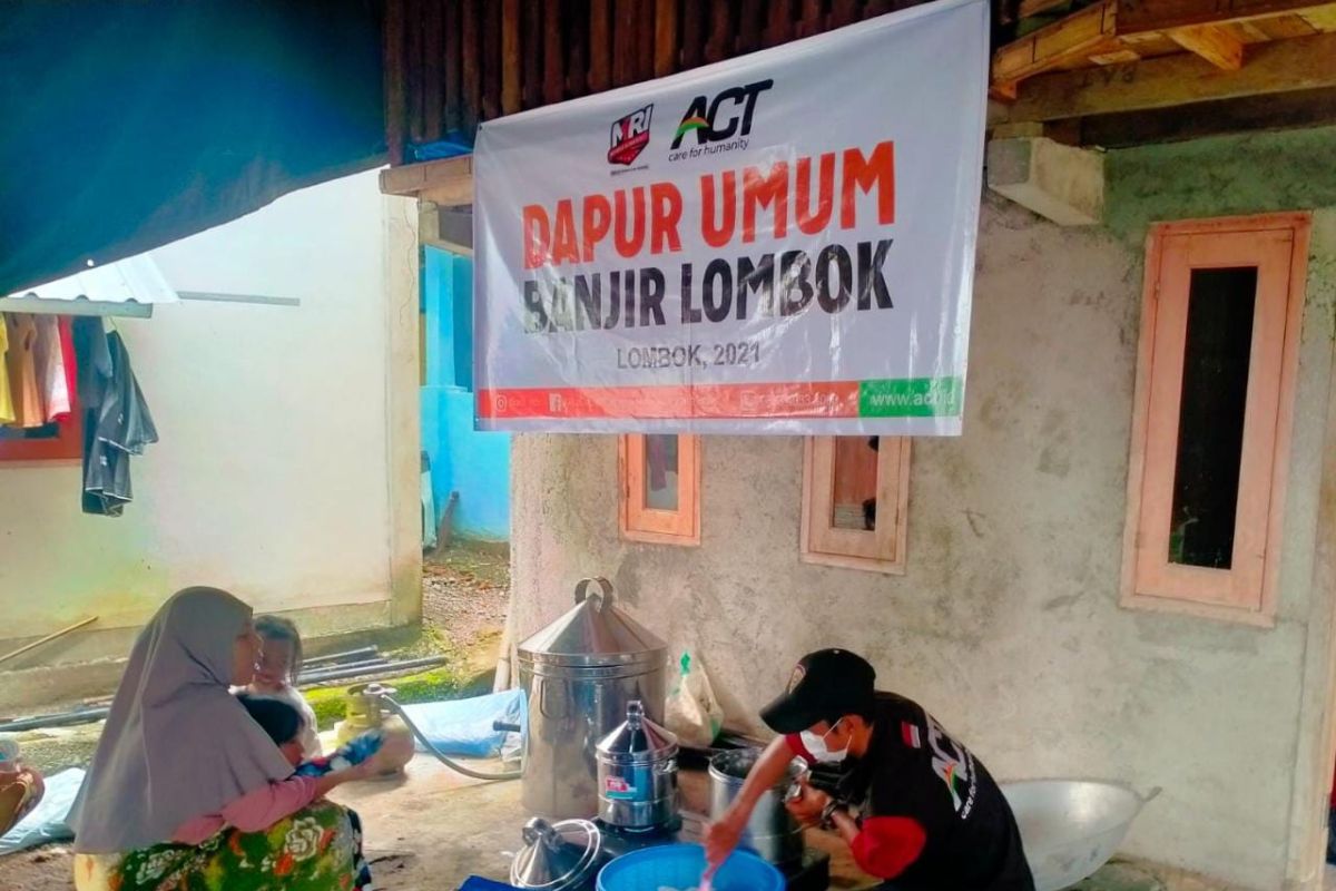 ACT-MRI NTB mendirikan dapur umum layani korban banjir