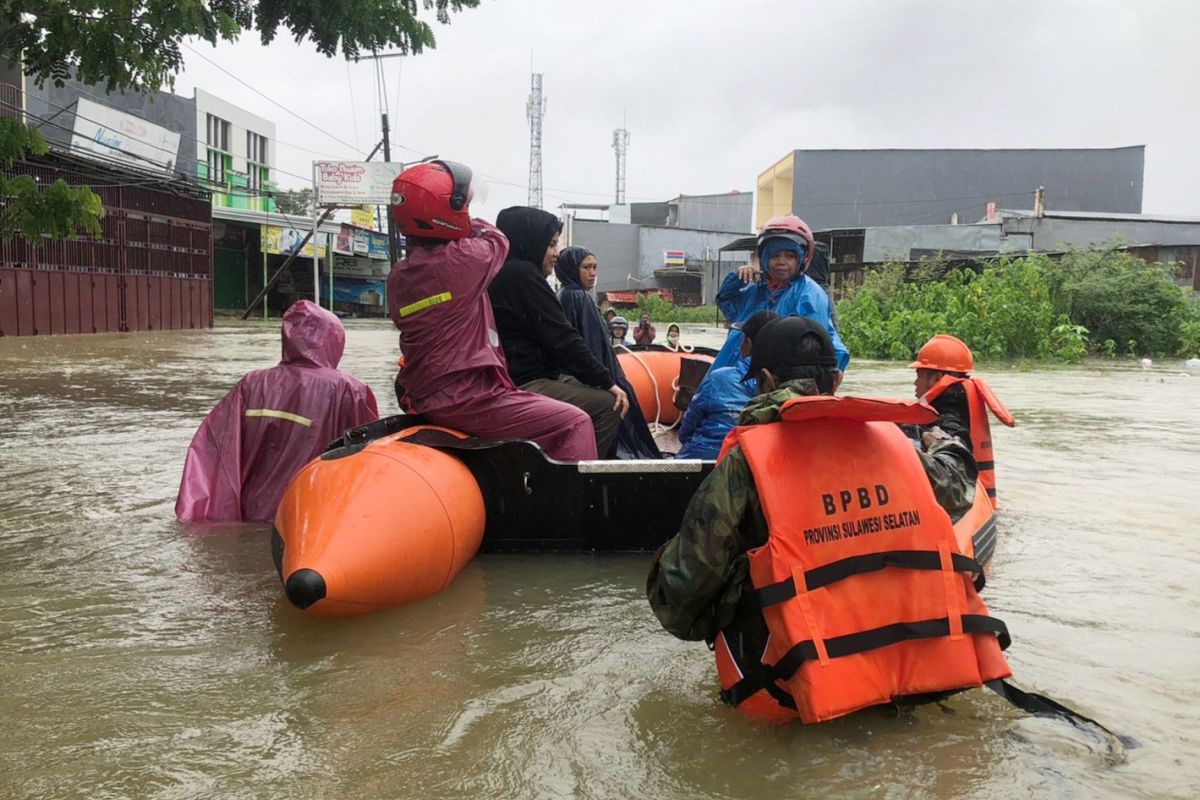 BPBD Kota Makassar sebut  korban terdampak banjir mencapai 3.206 orang