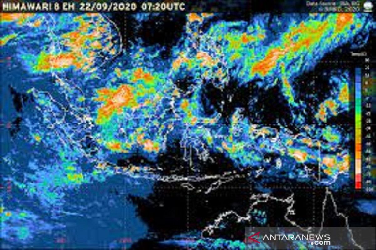 Syahbandar Kolaka menghentikan pelayaran kapal feri akibat cuaca buruk