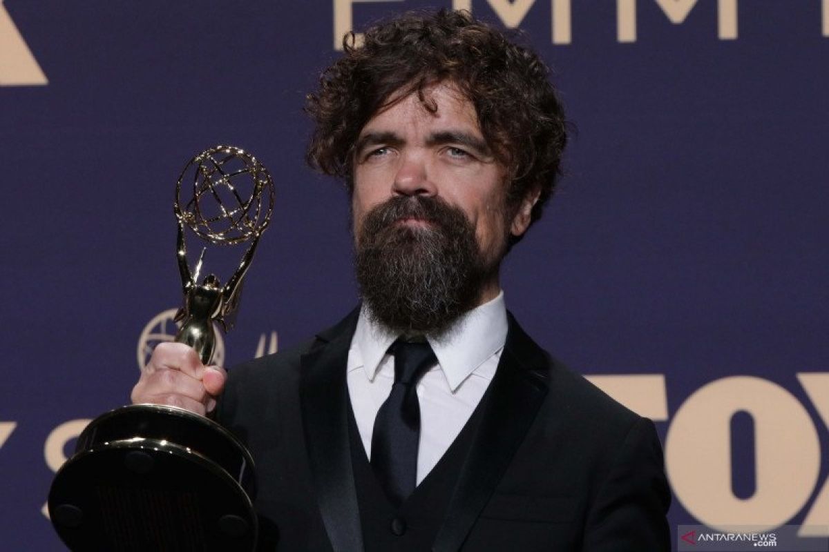 Peter Dinklage jadi pemeran utama remake dalam drama musikal "Cyrano"