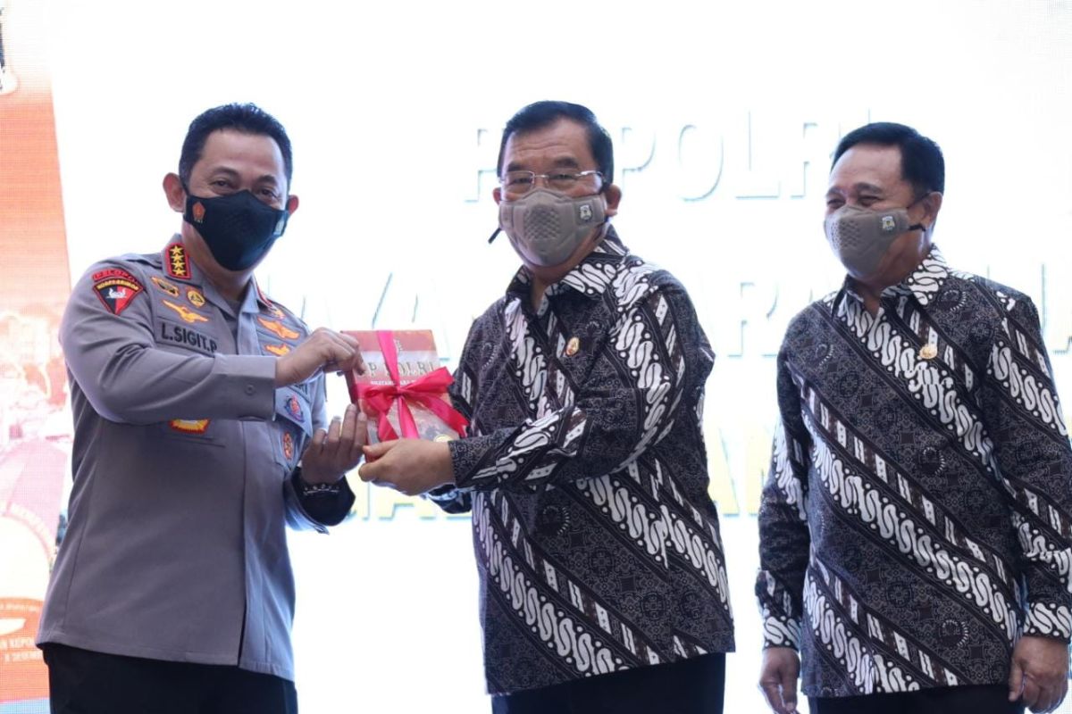 Kapolri hadiri launching Buku "Bhayangkara Sejati Mengabdi Tanpa Henti"