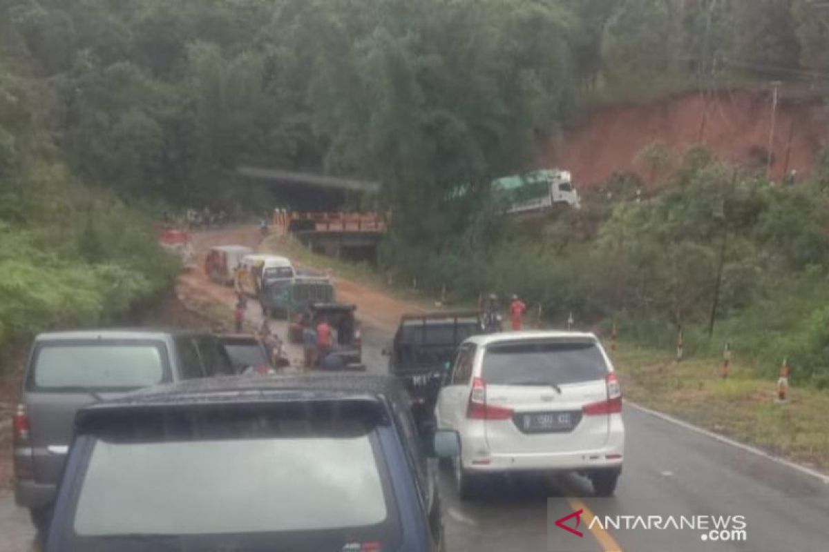 Longsor terjadi di ruas jalan negara Labuan Bajo-Ruteng