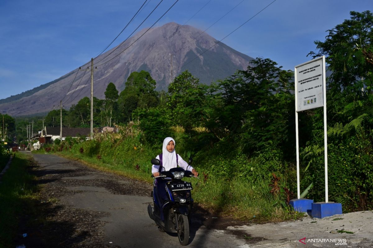 Badan Geologi naikkan status Semeru menjadi Siaga level 3