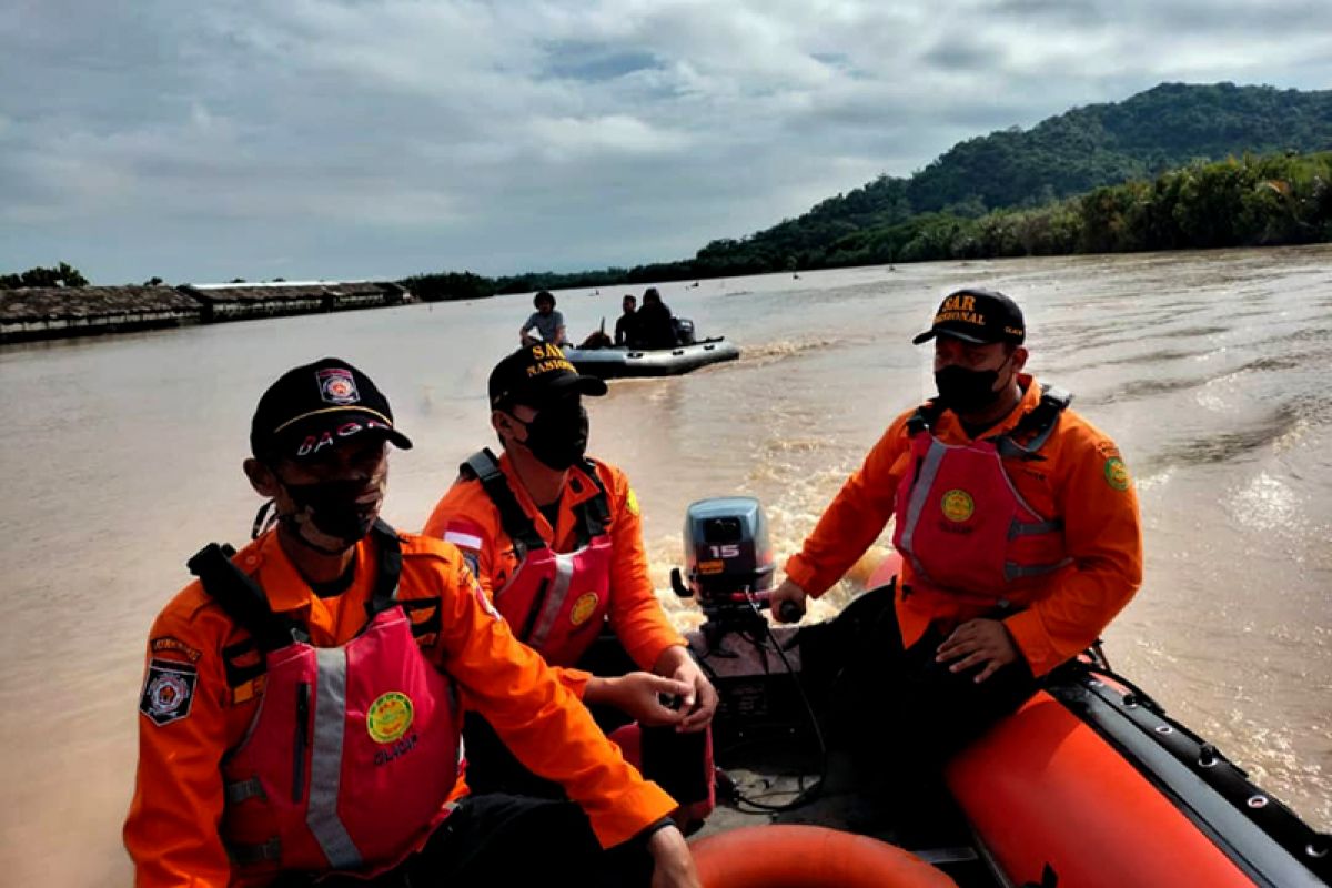 Jasad peserta lomba perahu naga di Sungai Tipar Cilacap ditemukan