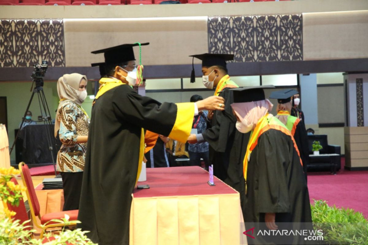 UNP gelar wisuda perdana setelah berstatus Perguruan Tinggi Negeri Badan Hukum