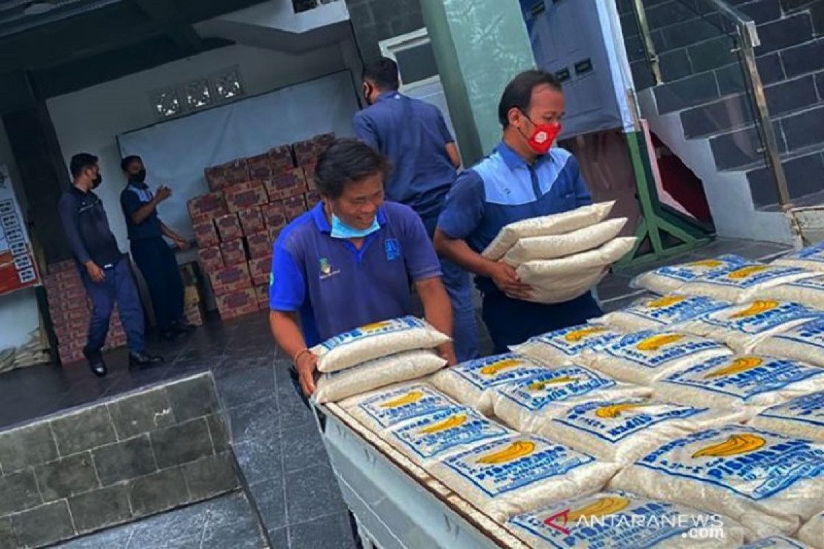 F-PKS serahkan hasil potong gaji untuk korban letusan Gunung Semeru