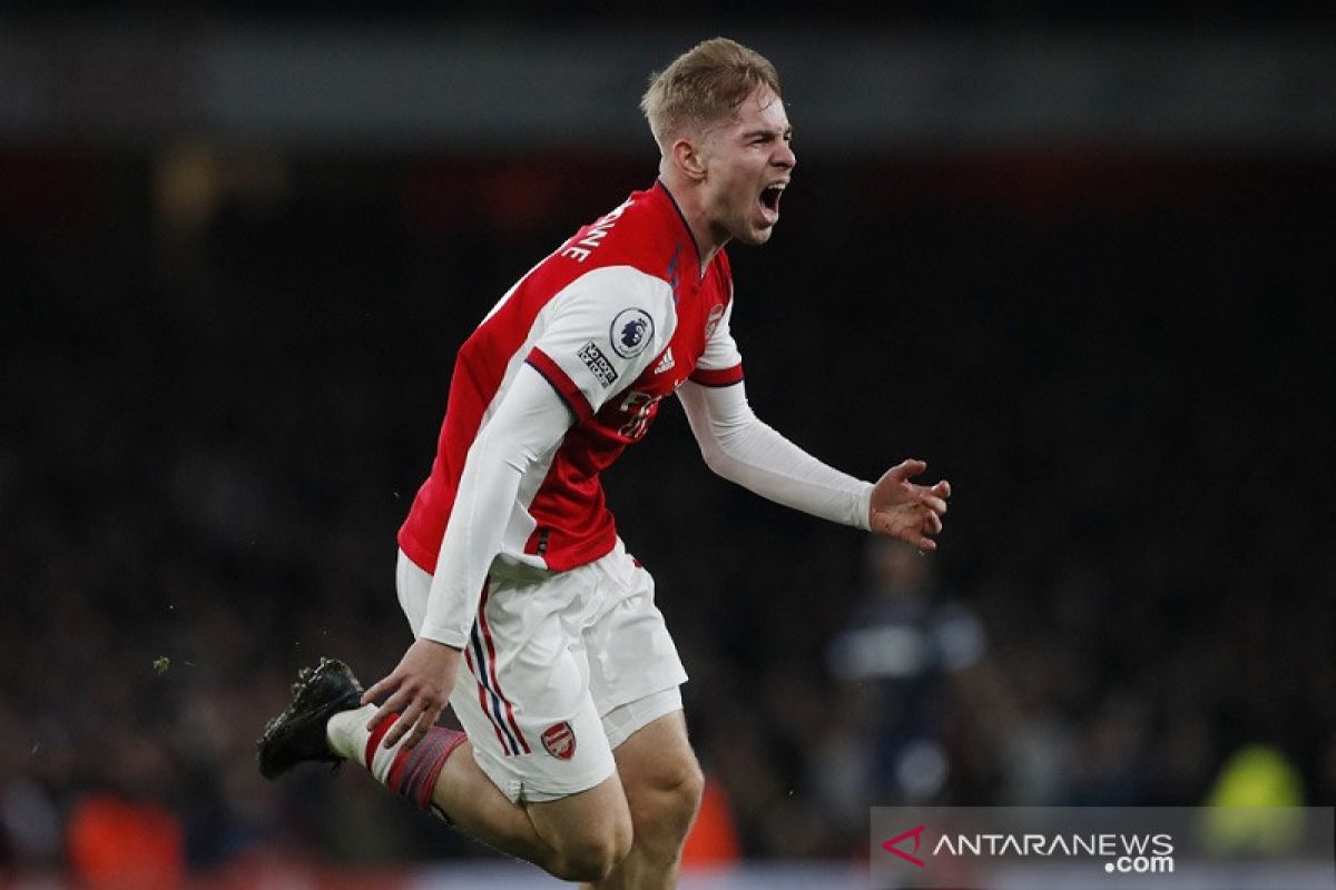 Arsenal mendepak West Ham dari zona empat besar