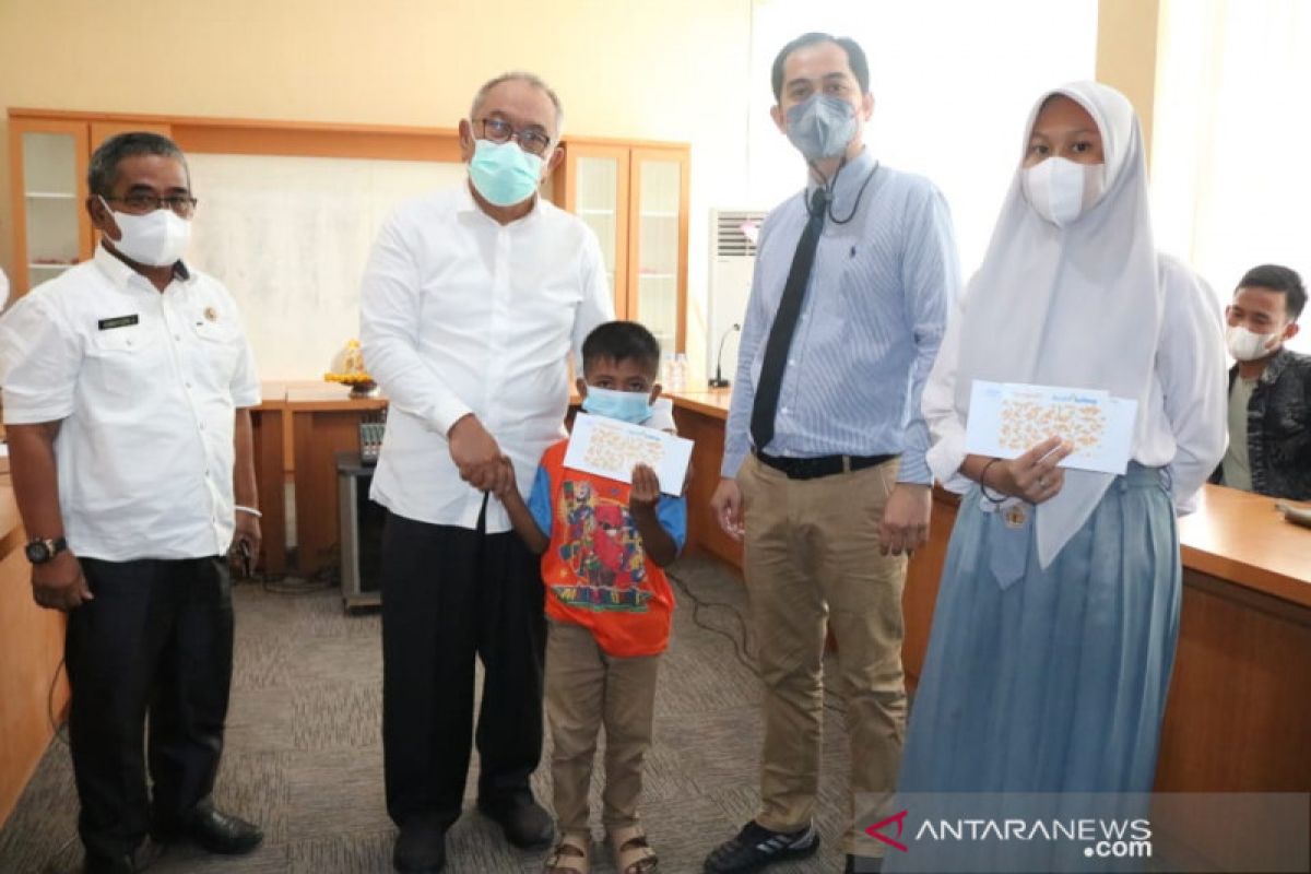 Pemkab Buol  salurkan bantuan sosial bagi anak yatim piatu