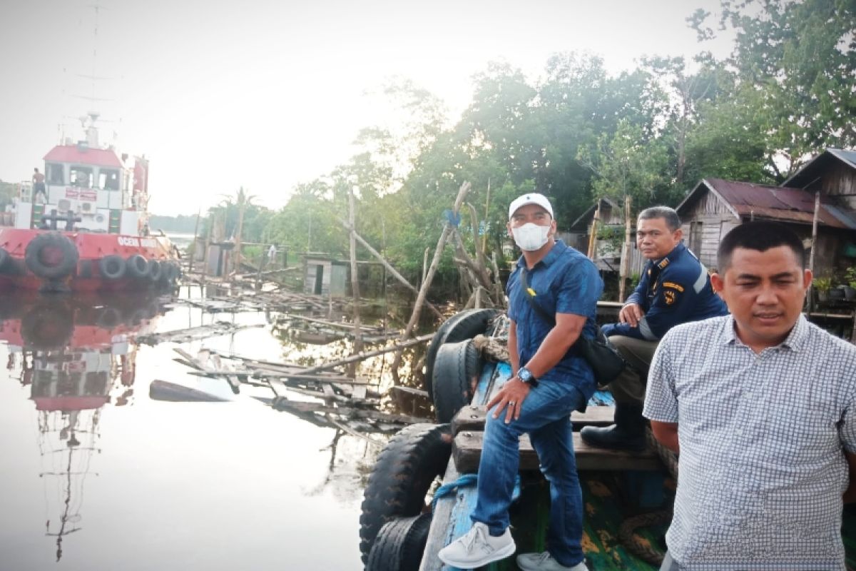 DPRD Kotim soroti terulangnya insiden tongkang serempet lanting warga