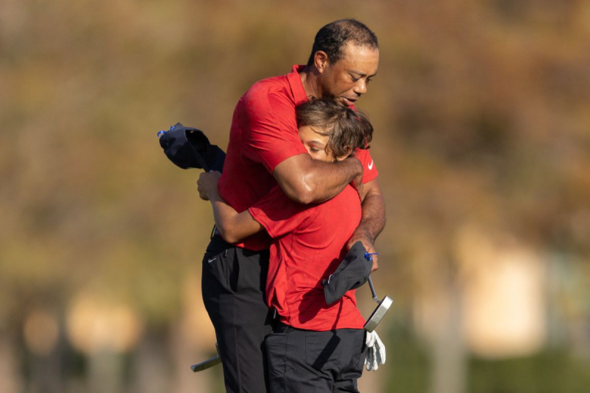 Tiger Woods dan putranya finis kedua PNC Championship