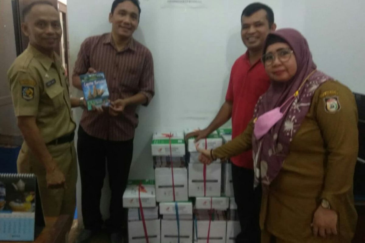 Warga Selandia Baru donasikan buku "Carita Turiolo" untuk perpustakaan Sulsel