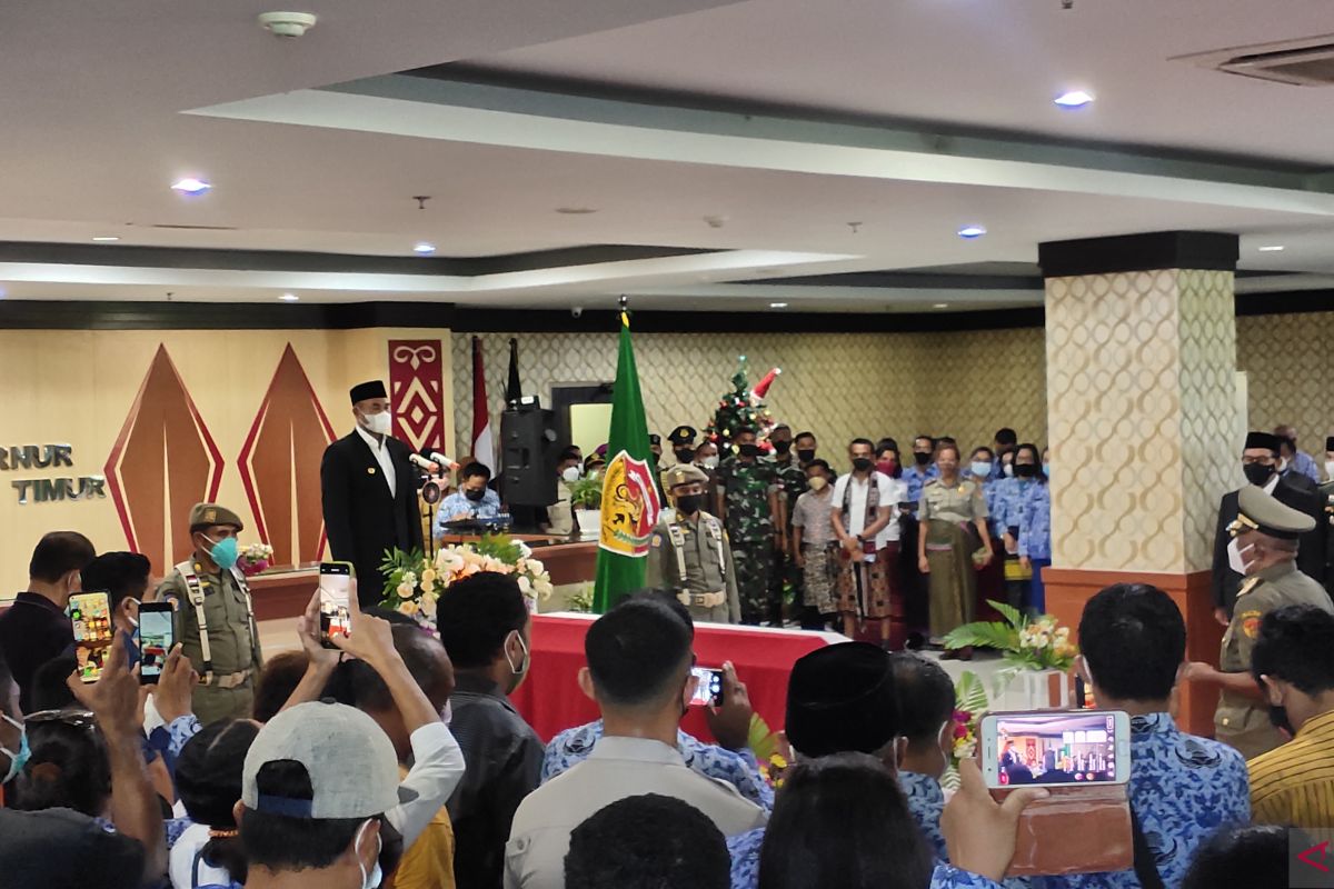 Frans Lebu R disemayamkan satu jam di Kantor Gubernur NTT