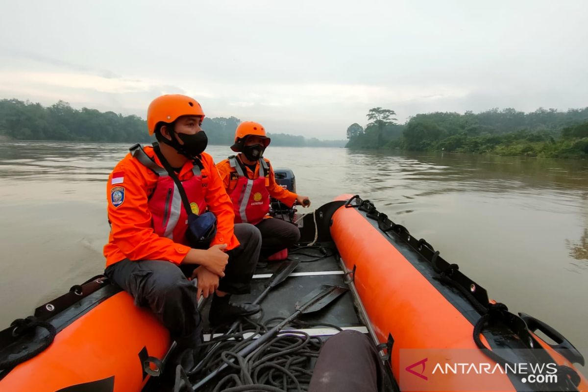 Dua anak tenggelam di Sungai Kampar, satu selamat dan satunya hilang