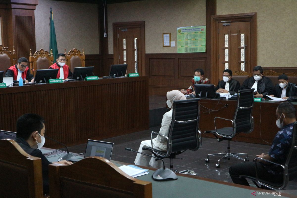 Hukum, dari korupsi Rita Widyasari hingga selidiki grup konten inses
