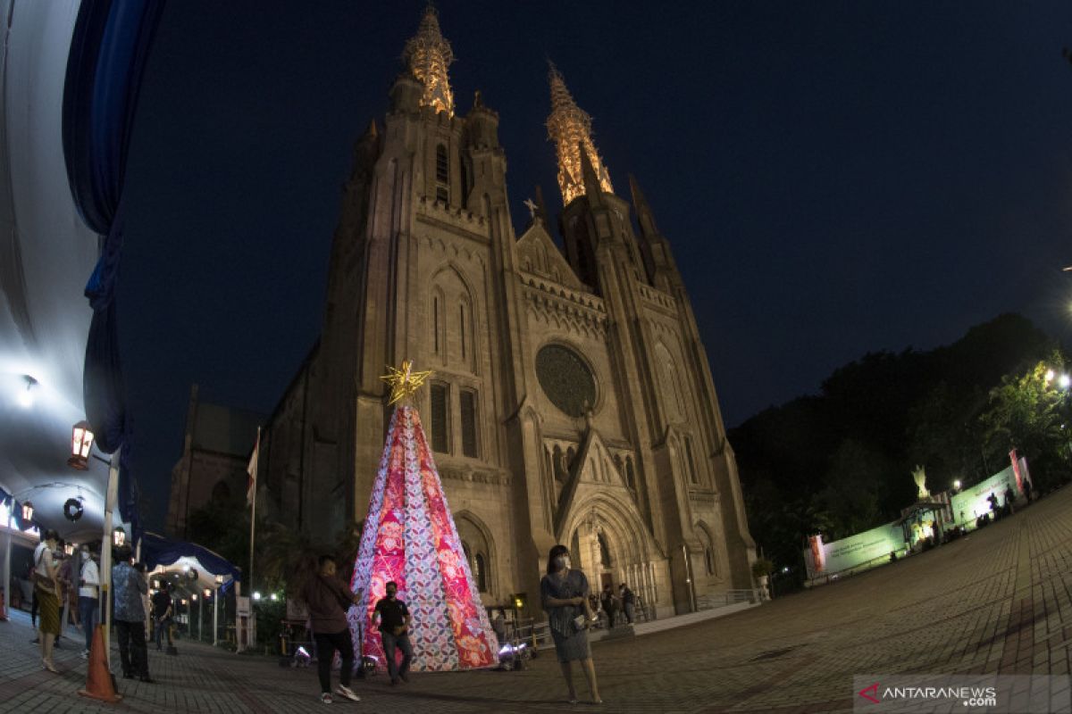 Katedral Jakarta selenggarakan misa dalam tiga sesi