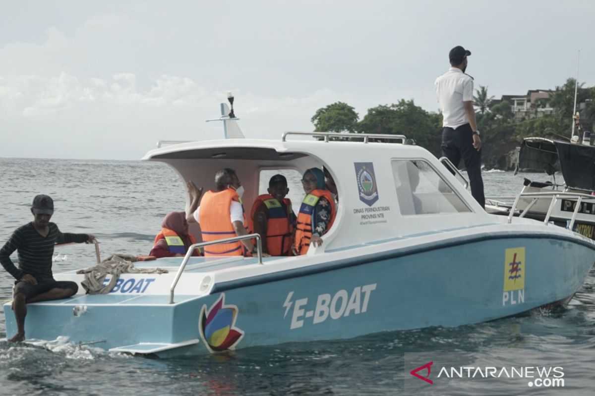 PLN-Pemprov NTB bersinergi bina IKM ciptakan kendaraan listrik bahari