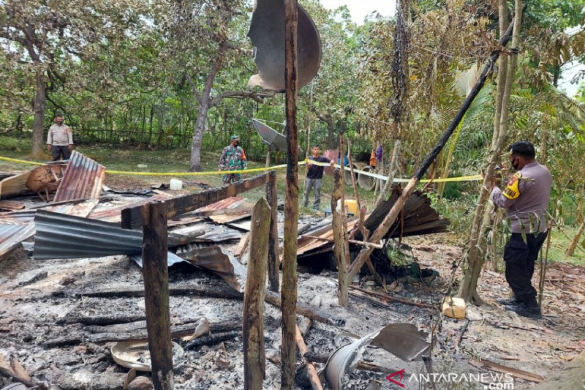 Polisi tangani pembakaran rumah pasutri dituding punya  ilmu "parakang"