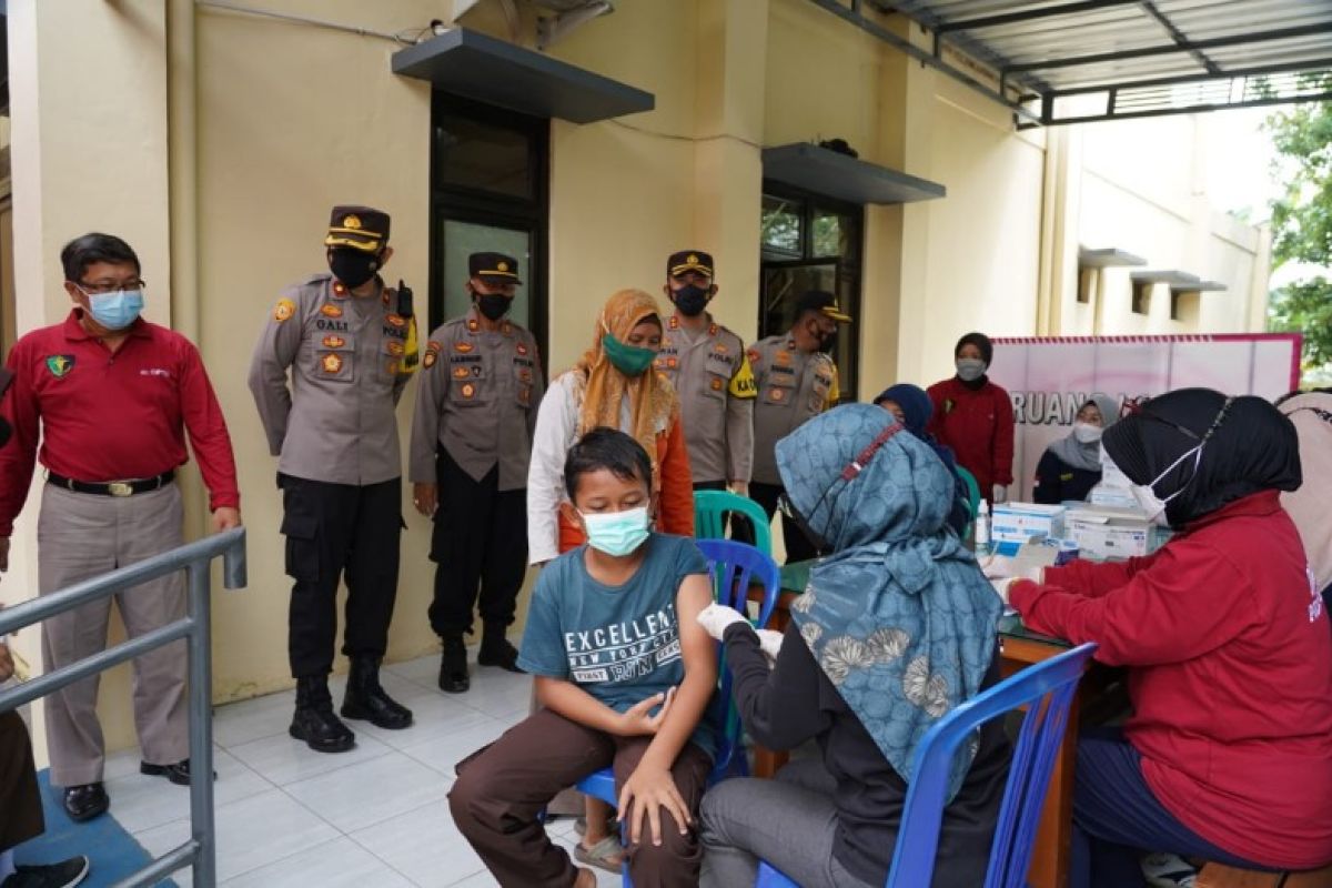 Batang siapkan 47 tim untuk vaksinasi anak