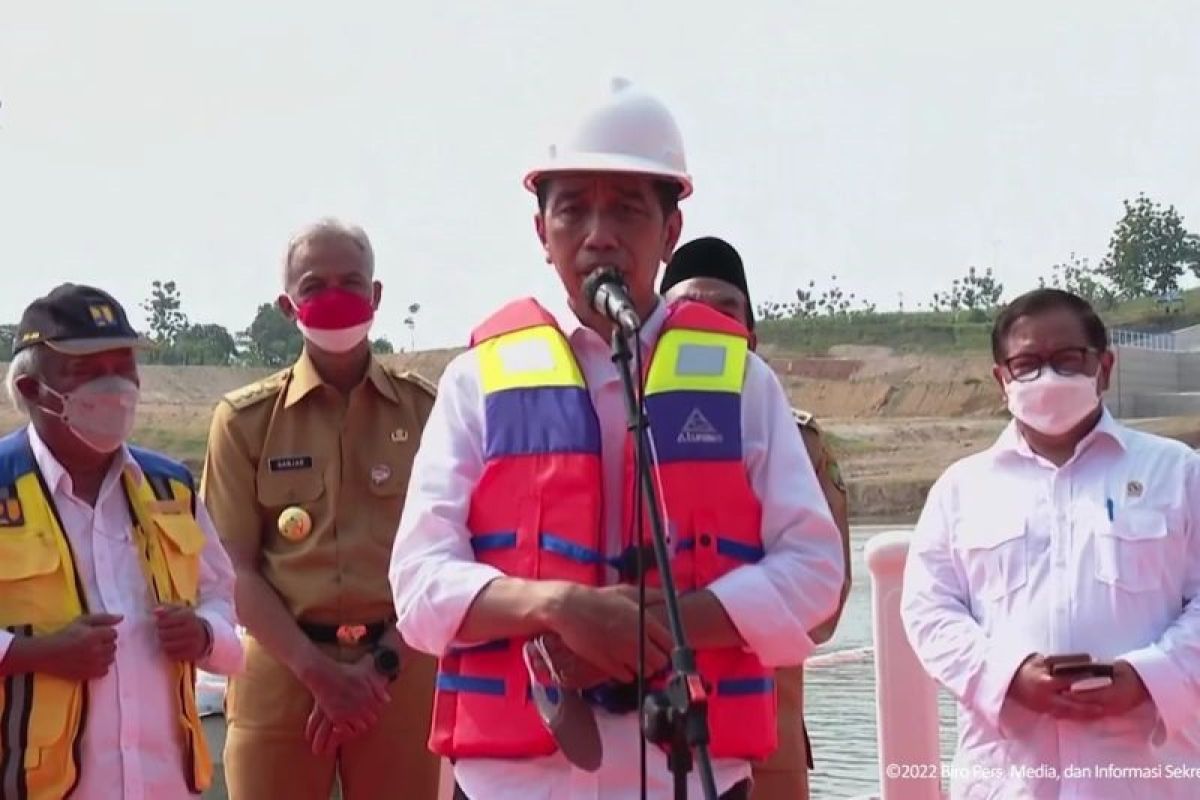 Presiden Jokowi resmikan beroperasinya Bendungan Randugunting di Blora Jawa Tengah