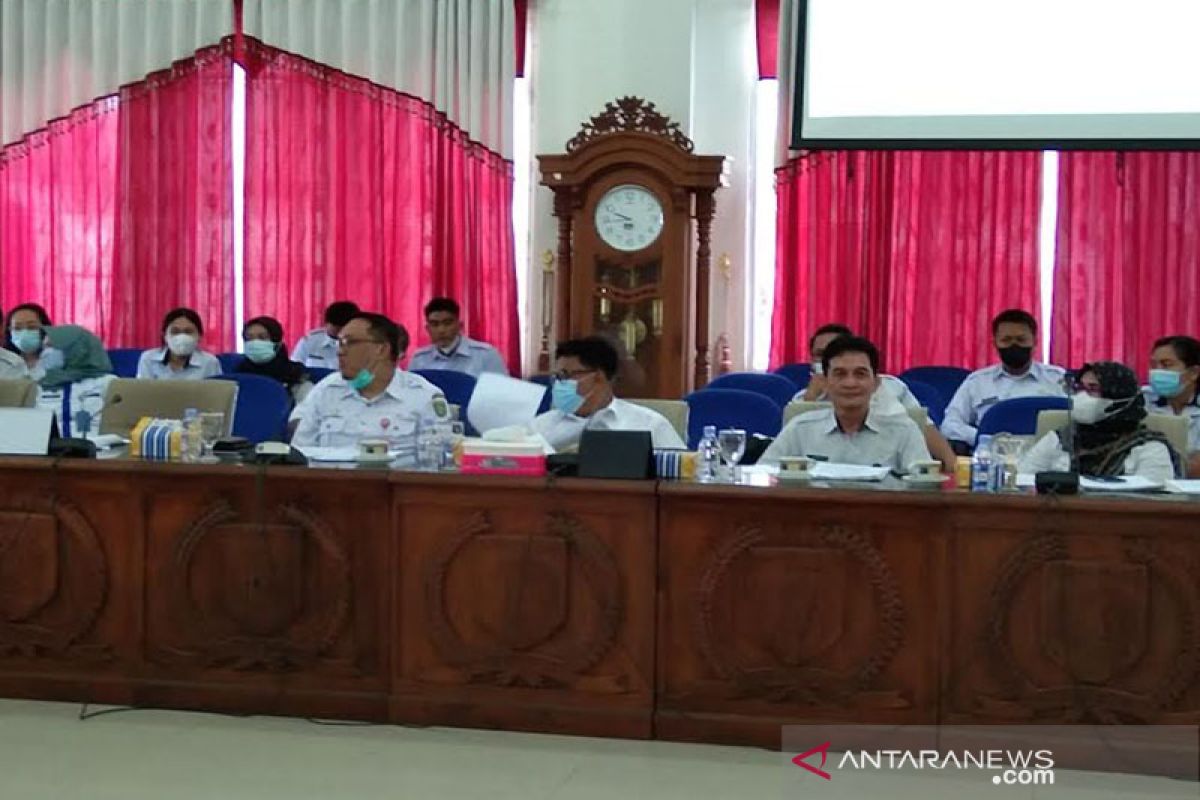 Bapemperda DPRD Barsellanjut membahas tiga raperda