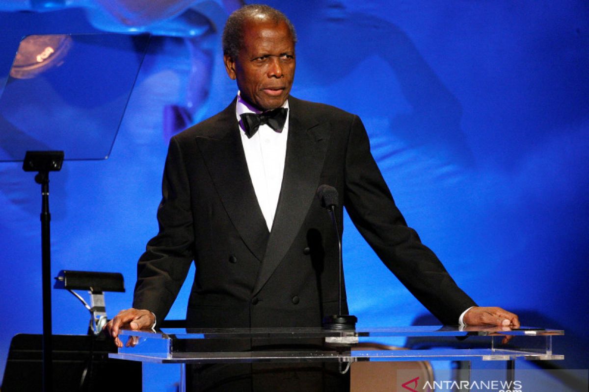 Aktor Sidney Poitier wafat dalam usia 94 tahun