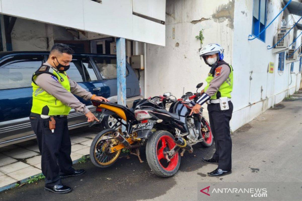 10 sepeda motor berknalpot "brong" di Pekalongan di amankan