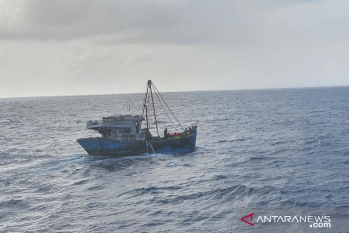 TNI AL tangkap tiga kapal ikan berbendera Vietnam di Natuna