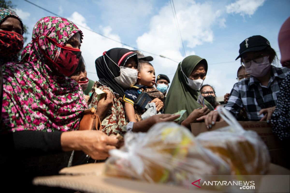 Pentingnya operasi pasar minyak goreng  untuk kendalikan harga