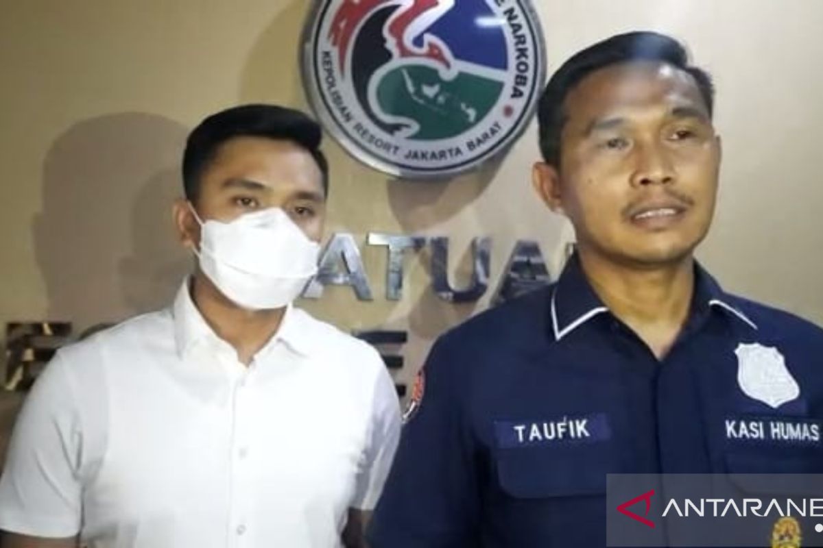 Bandar sabu berusaha tabrak polisi saat kabur