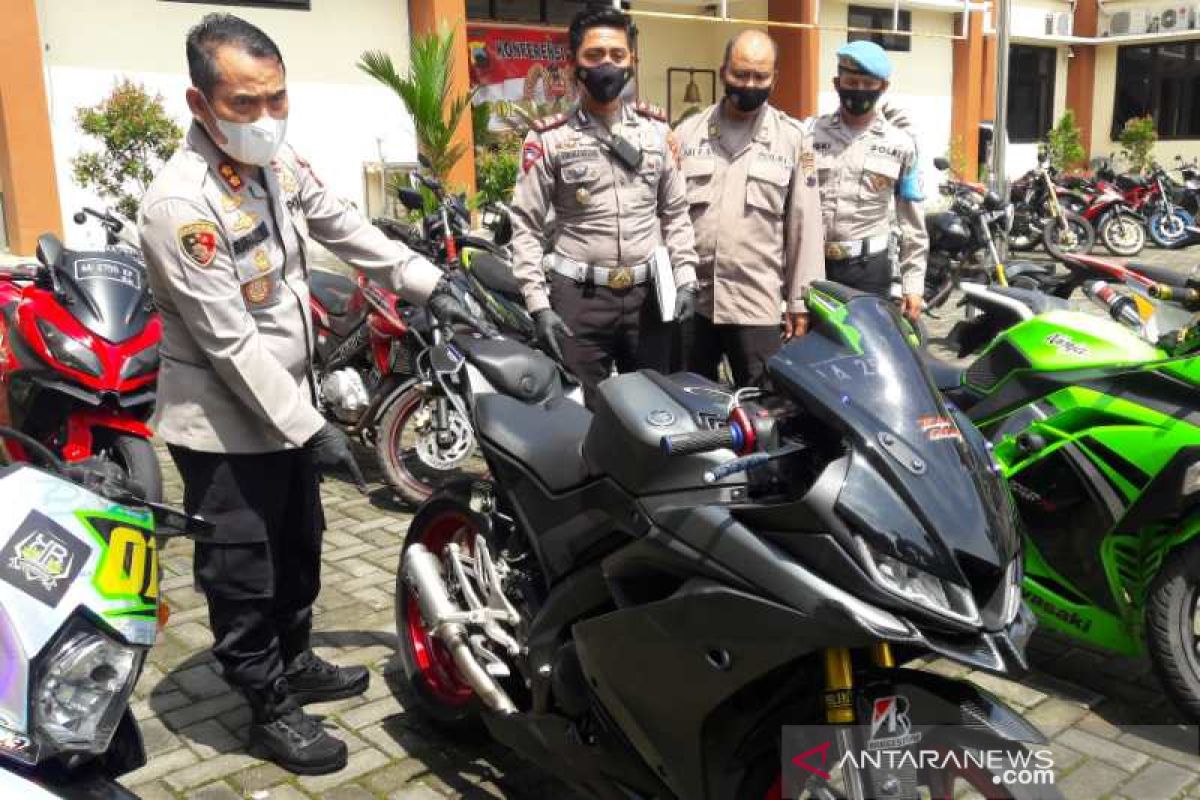 85 sepeda motor berknalpot "brong" di Temanggung disita