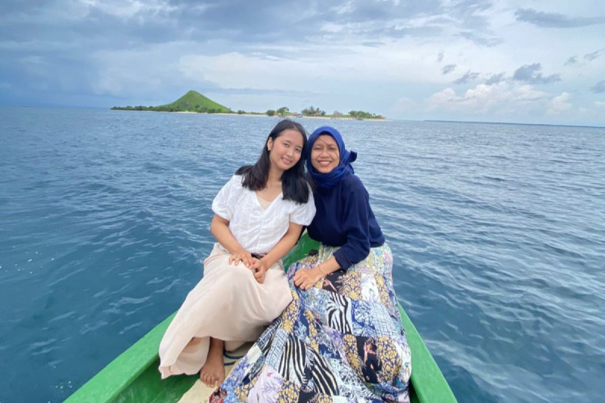 Keindahan Pantai Kenawa Sumbawa bak kolam renang