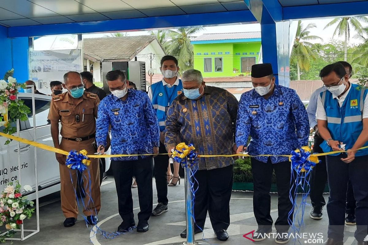 Gubernur minta PLN bangun SPKLU di setiap kabupaten kota di Sultra