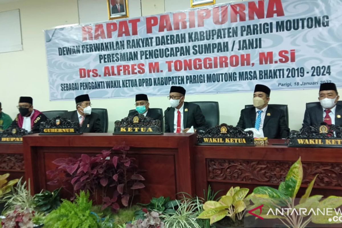 Alfres resmi jabat Wakil Ketua DPRD Parigi Moutong