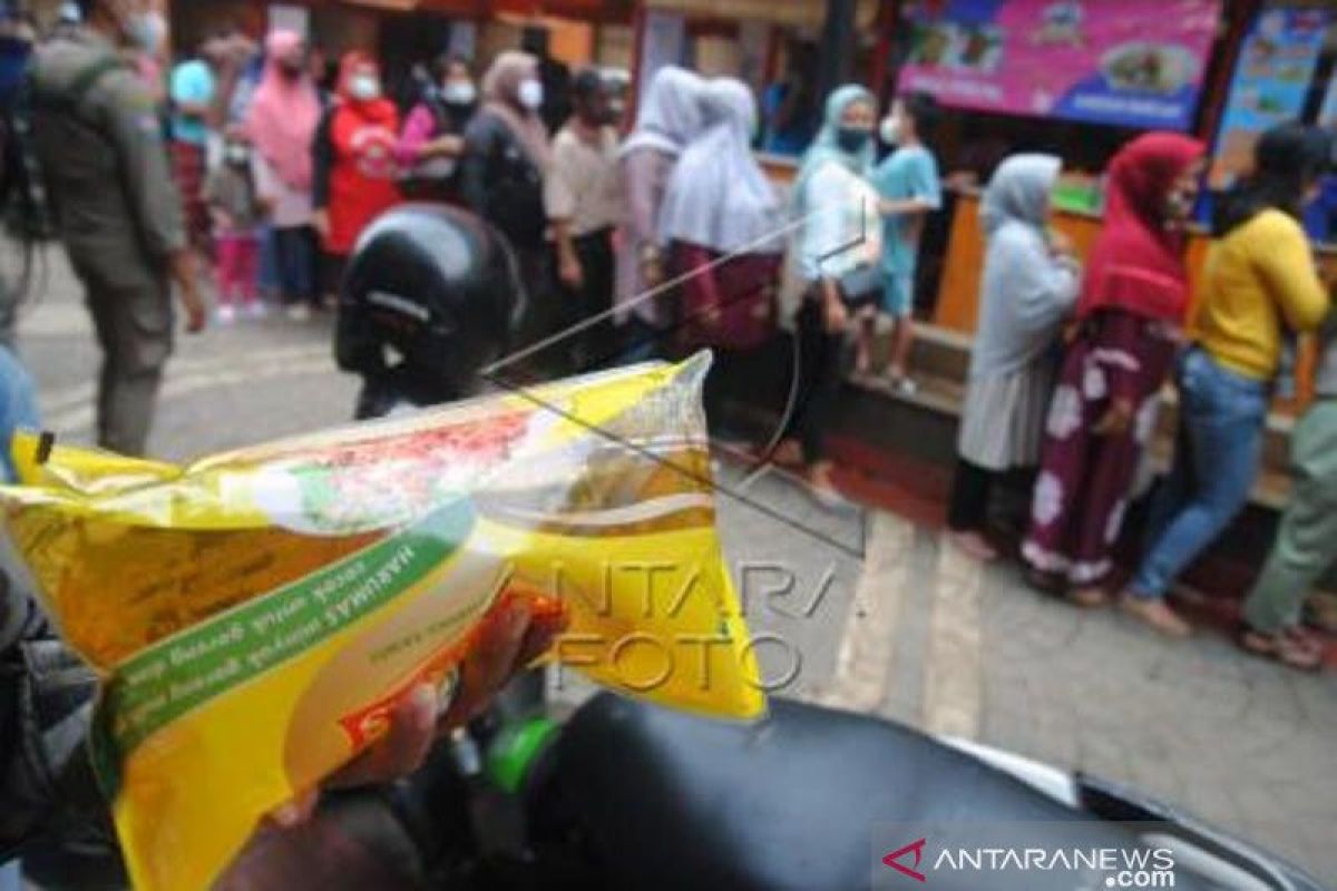 Disdag NTB mengawasi penjualan minyak goreng bersubsidi di pasar modern